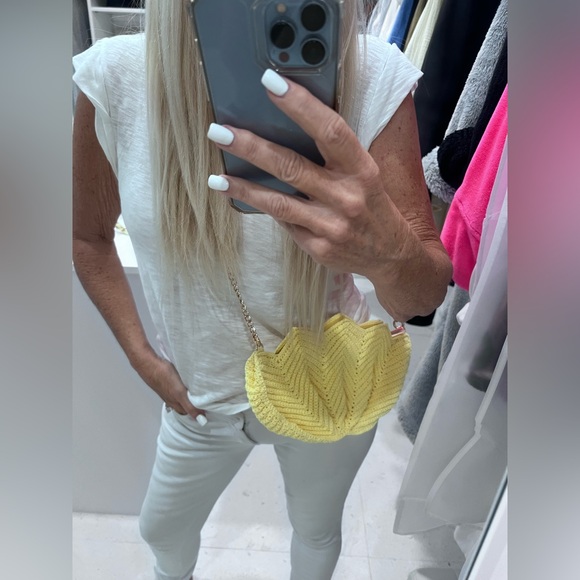 RESORT 2026 NEW! & OTHER STORIES crochet shell crossbody clutch chain bag yellow - Picture 7 of 14